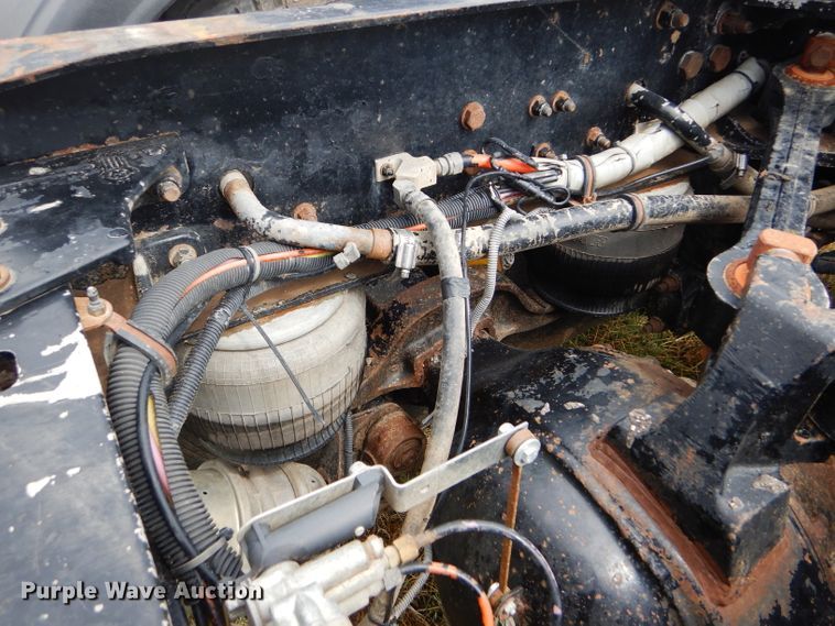 image for item FT9633 2000 Kenworth W900B semi truck