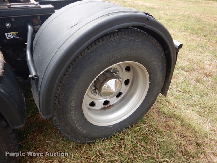 image for item FT9633 2000 Kenworth W900B semi truck