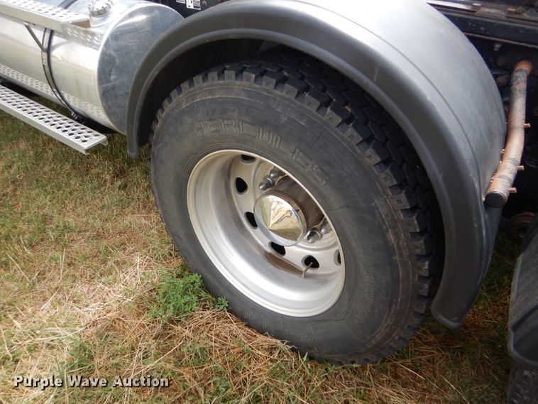 image for item FT9633 2000 Kenworth W900B semi truck