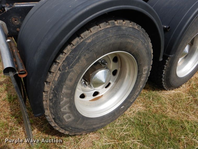 image for item FT9633 2000 Kenworth W900B semi truck