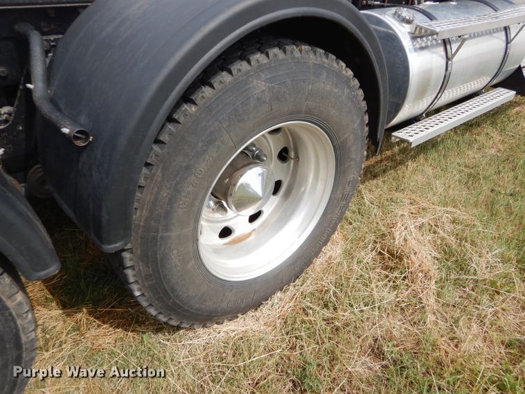 image for item FT9633 2000 Kenworth W900B semi truck