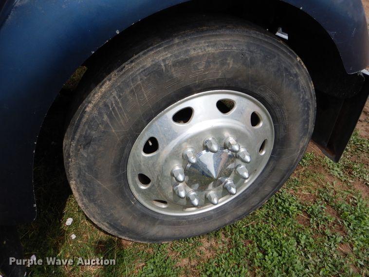 image for item FT9633 2000 Kenworth W900B semi truck