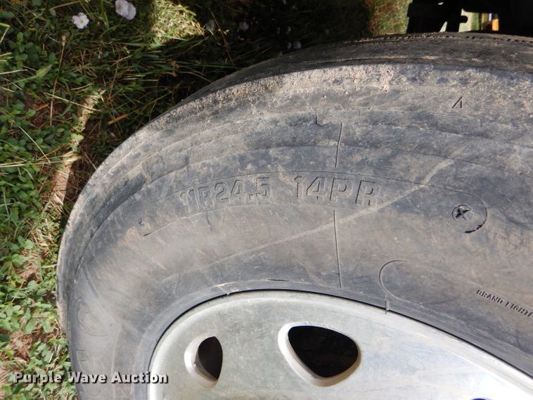 image for item FT9633 2000 Kenworth W900B semi truck