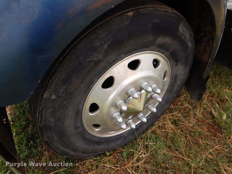 image for item FT9633 2000 Kenworth W900B semi truck