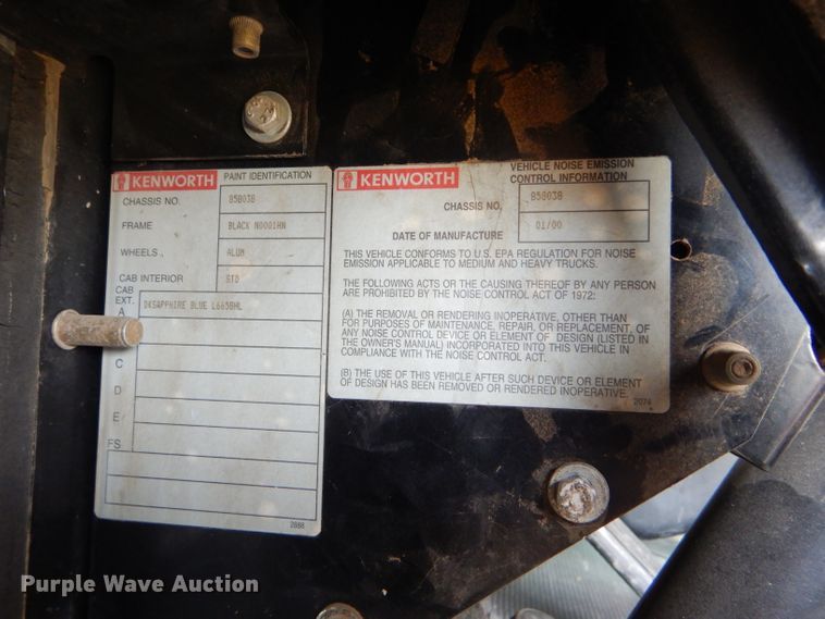 image for item FT9633 2000 Kenworth W900B semi truck