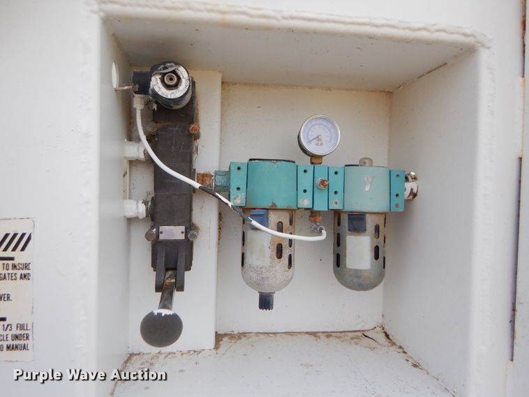 image for item FT9634 1988 Ranch bottom dump trailer