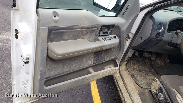 image for item EU9855 2005 Ford F150 SuperCab pickup truck