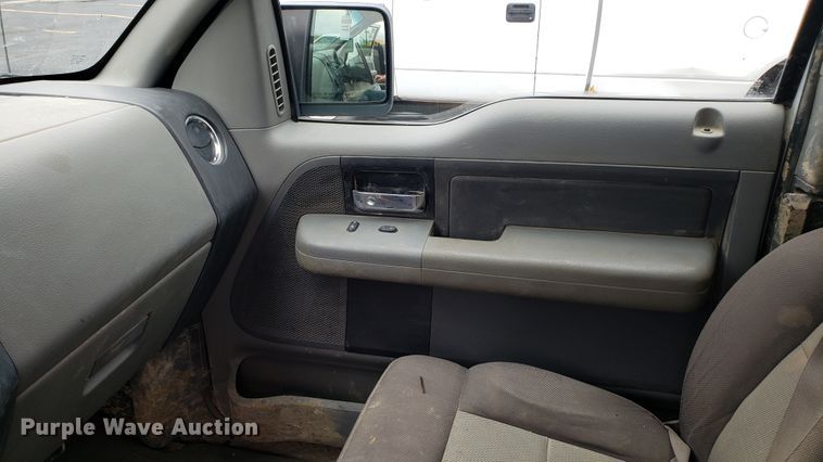 image for item EU9855 2005 Ford F150 SuperCab pickup truck