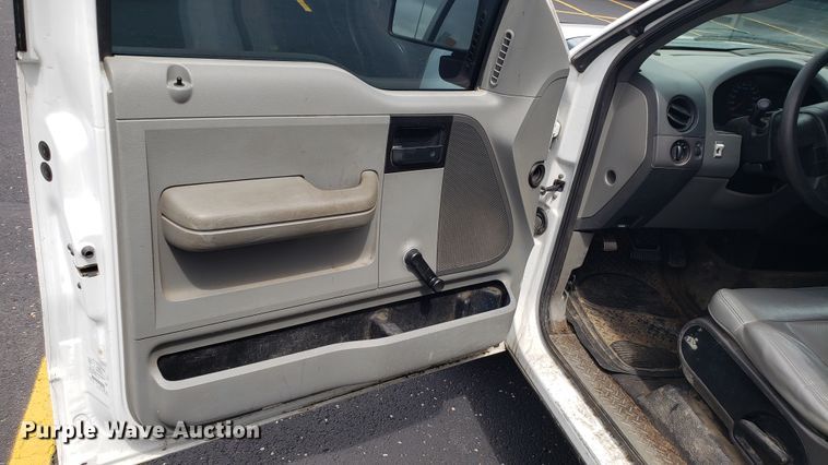 image for item EU9861 2005 Ford F150 SuperCab pickup truck