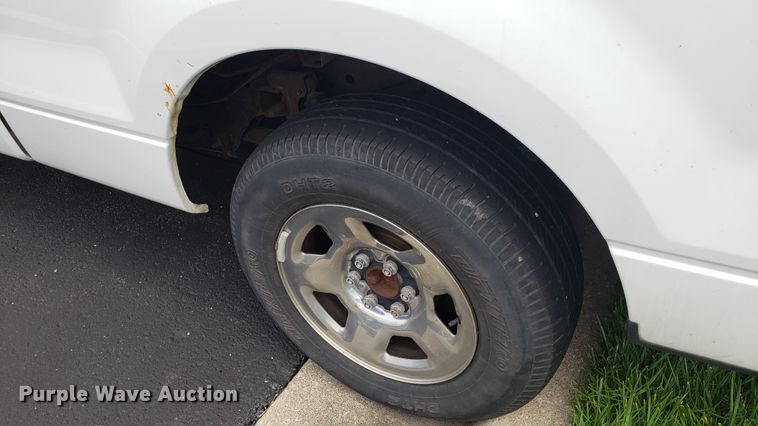 image for item EU9861 2005 Ford F150 SuperCab pickup truck