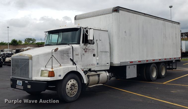 image for item EU9862 1993 White GMC WCM box truck