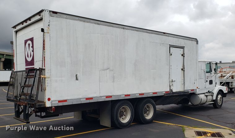 image for item EU9862 1993 White GMC WCM box truck