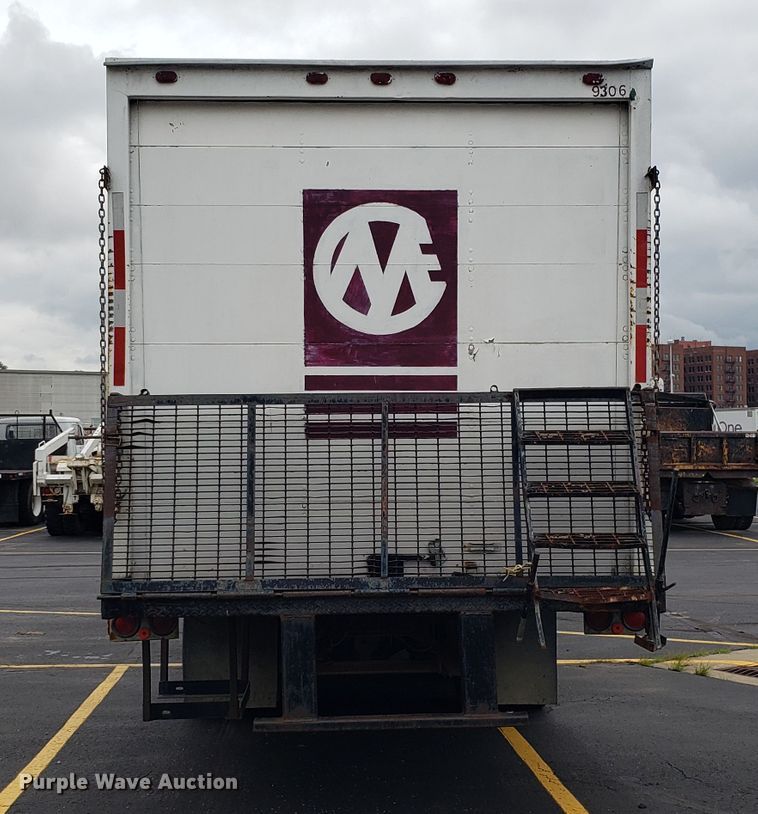 image for item EU9862 1993 White GMC WCM box truck