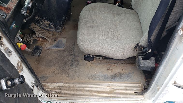 image for item EU9862 1993 White GMC WCM box truck