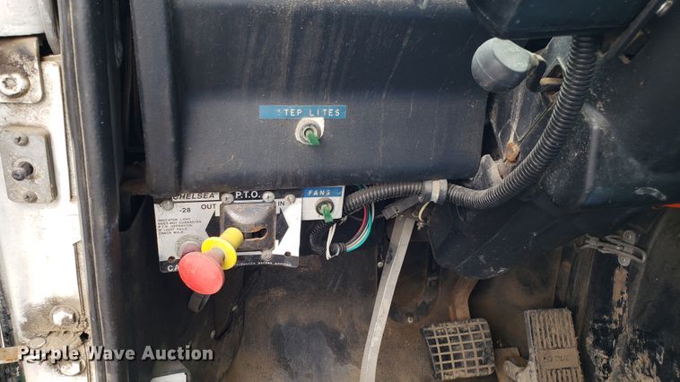 image for item EU9862 1993 White GMC WCM box truck