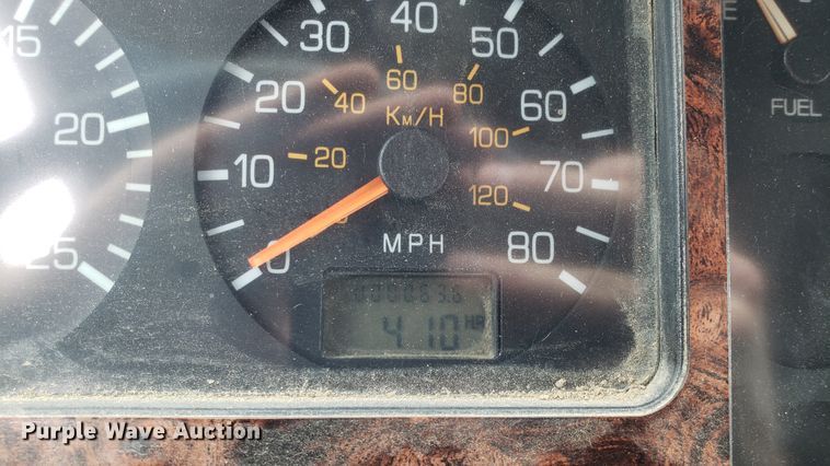 image for item EU9862 1993 White GMC WCM box truck