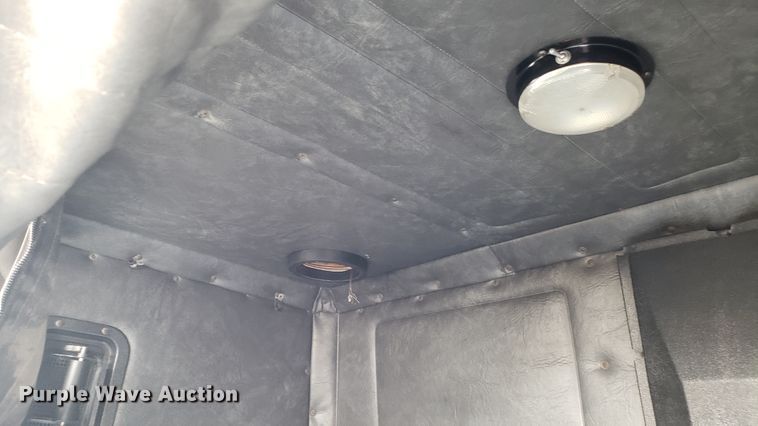 image for item EU9862 1993 White GMC WCM box truck