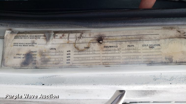 image for item EU9862 1993 White GMC WCM box truck