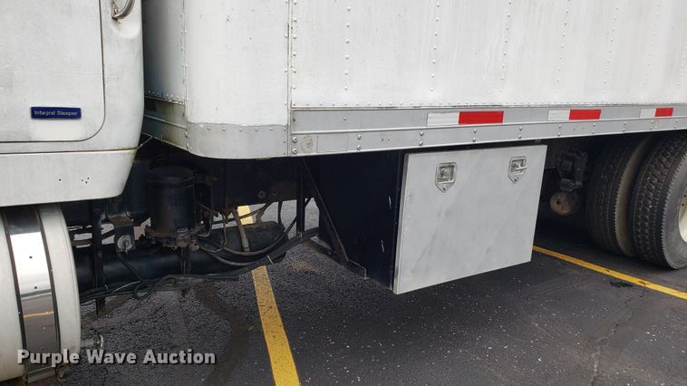 image for item EU9862 1993 White GMC WCM box truck