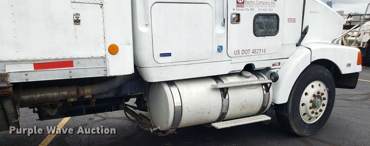 image for item EU9862 1993 White GMC WCM box truck