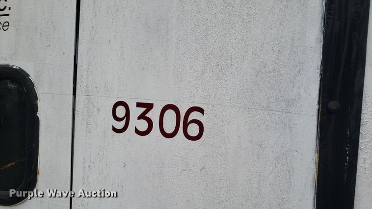 image for item EU9862 1993 White GMC WCM box truck