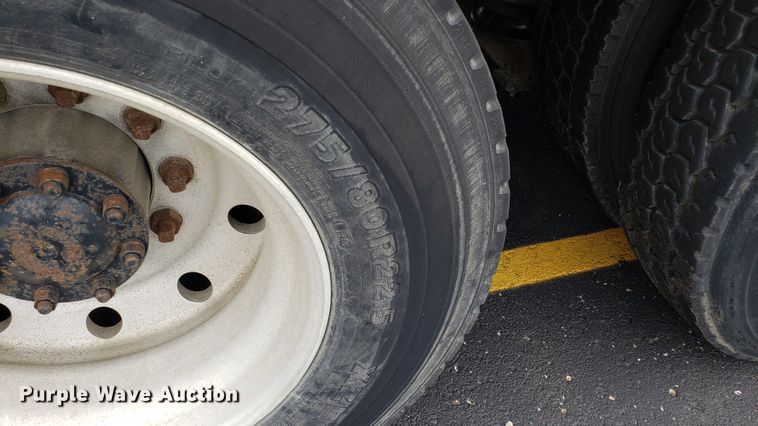 image for item EU9862 1993 White GMC WCM box truck