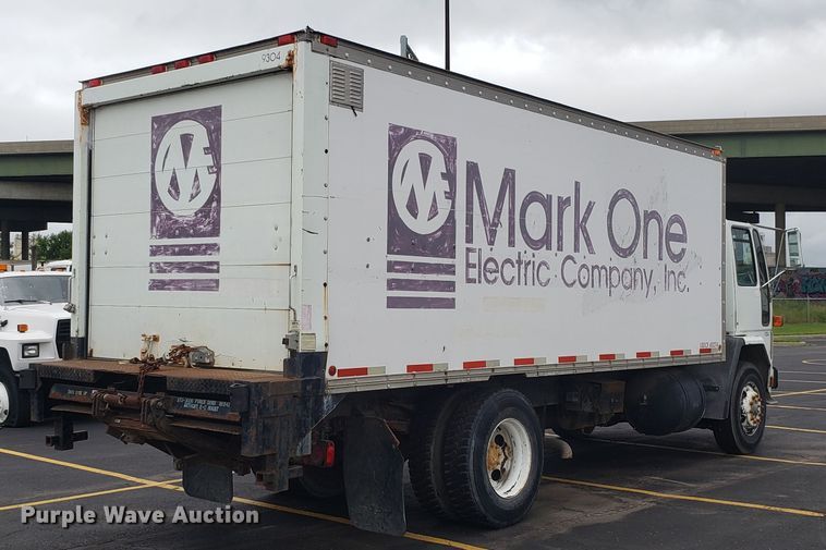 image for item EU9863 1993 Ford CF8000 box truck