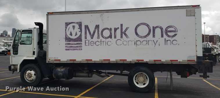 image for item EU9863 1993 Ford CF8000 box truck