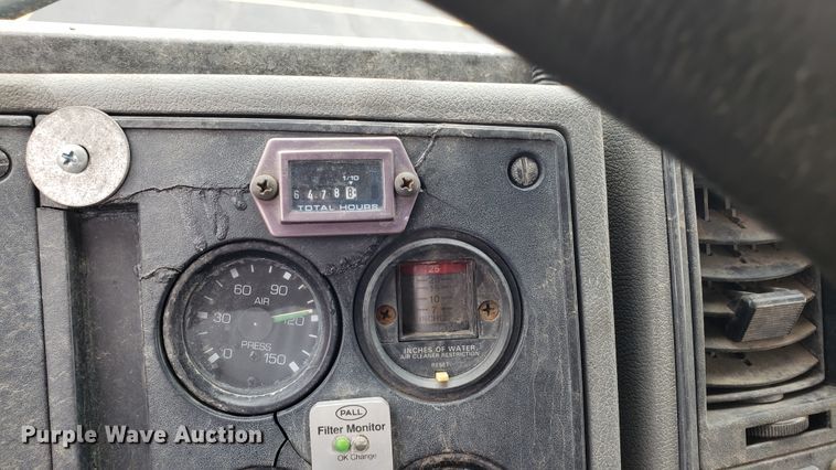 image for item EU9863 1993 Ford CF8000 box truck