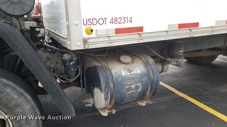 image for item EU9863 1993 Ford CF8000 box truck