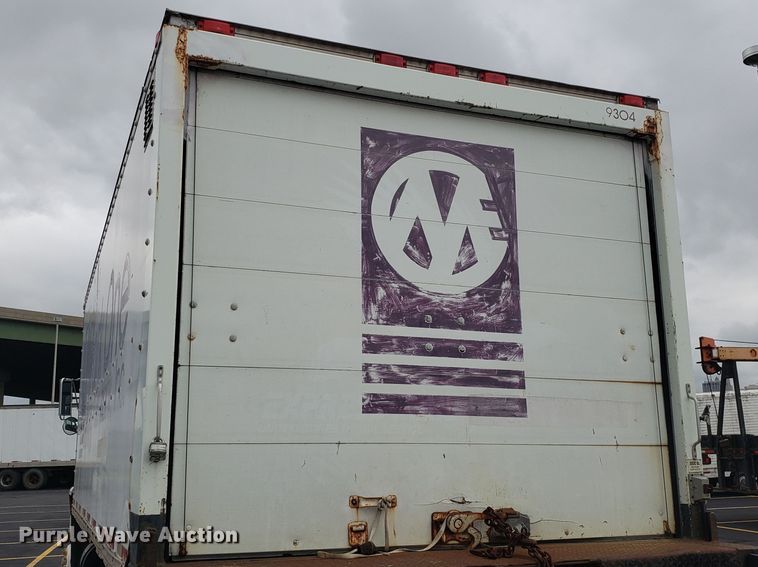 image for item EU9863 1993 Ford CF8000 box truck