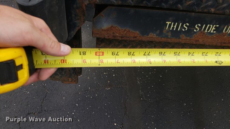 image for item EU9863 1993 Ford CF8000 box truck