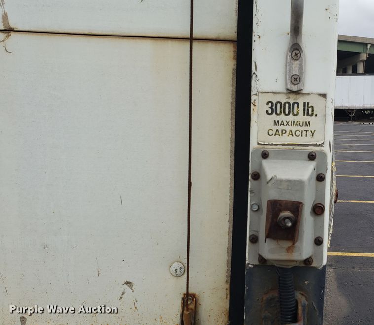 image for item EU9863 1993 Ford CF8000 box truck