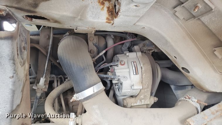 image for item EU9863 1993 Ford CF8000 box truck