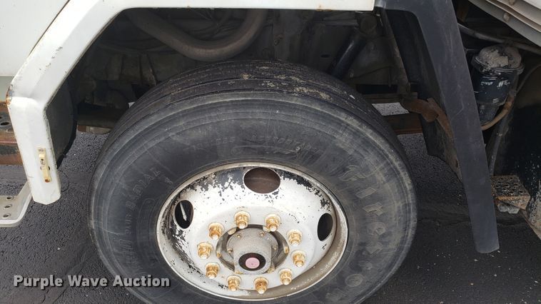 image for item EU9863 1993 Ford CF8000 box truck