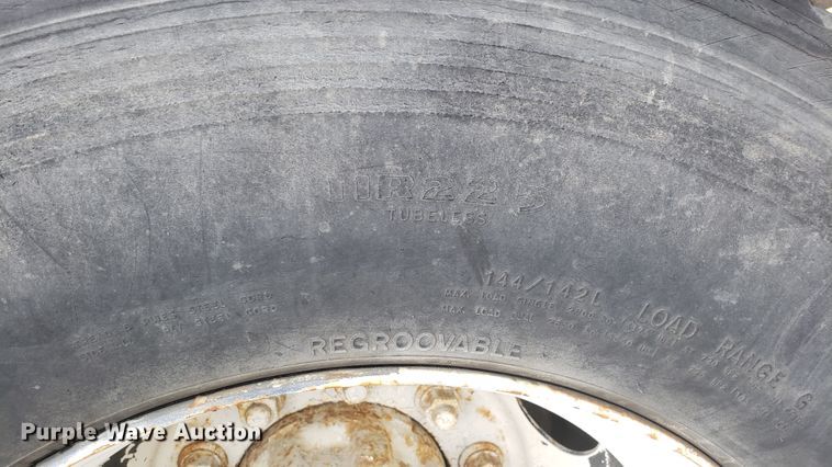 image for item EU9863 1993 Ford CF8000 box truck