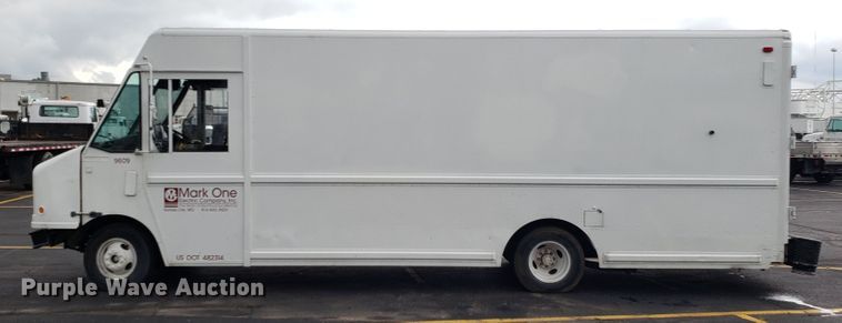 image for item EU9864 1996 Chevrolet P30 Utilimaster delivery truck