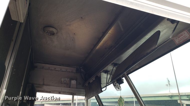 image for item EU9864 1996 Chevrolet P30 Utilimaster delivery truck