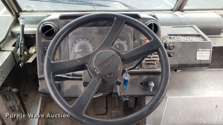 image for item EU9864 1996 Chevrolet P30 Utilimaster delivery truck