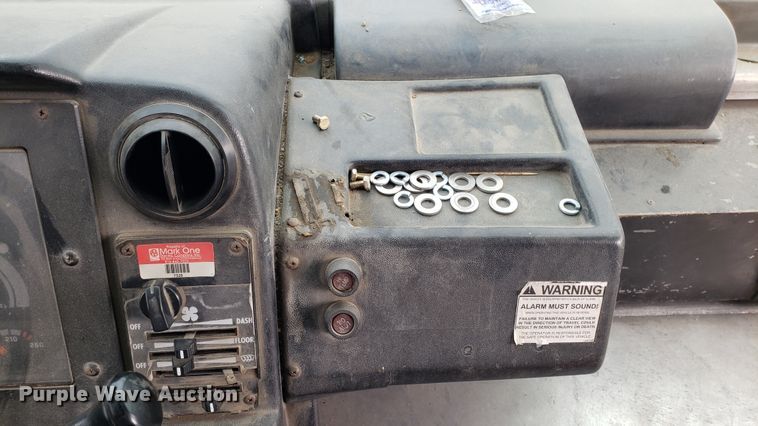 image for item EU9864 1996 Chevrolet P30 Utilimaster delivery truck