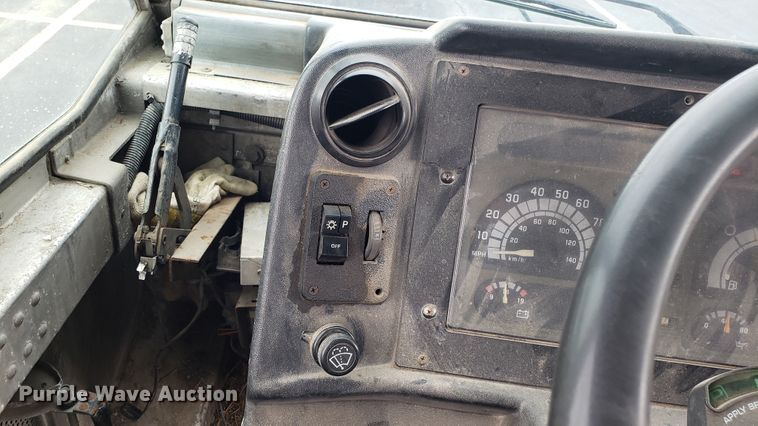 image for item EU9864 1996 Chevrolet P30 Utilimaster delivery truck