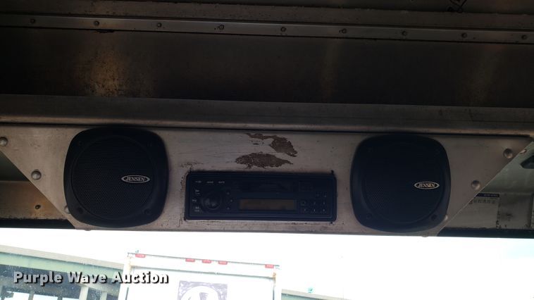 image for item EU9864 1996 Chevrolet P30 Utilimaster delivery truck