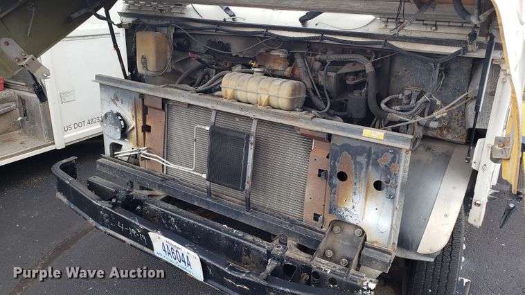 image for item EU9864 1996 Chevrolet P30 Utilimaster delivery truck