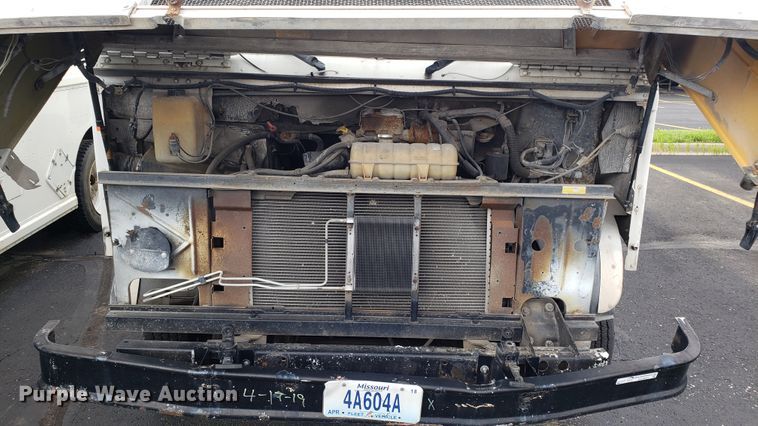 image for item EU9864 1996 Chevrolet P30 Utilimaster delivery truck