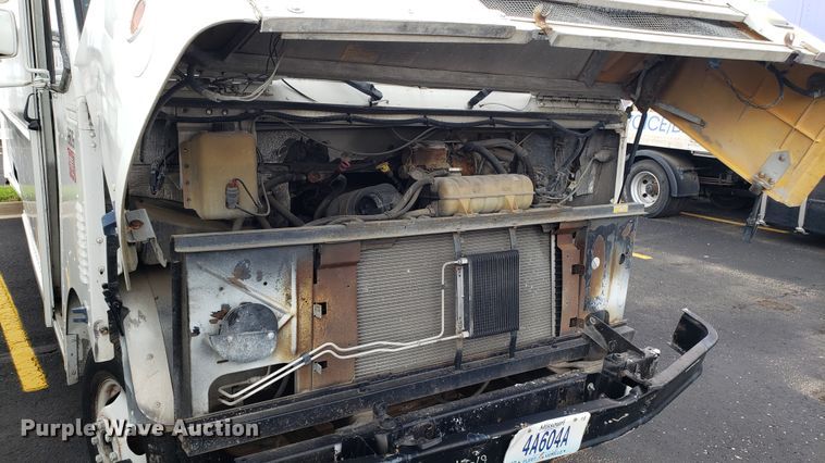 image for item EU9864 1996 Chevrolet P30 Utilimaster delivery truck