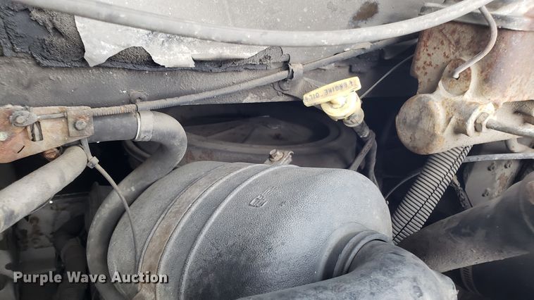 image for item EU9864 1996 Chevrolet P30 Utilimaster delivery truck