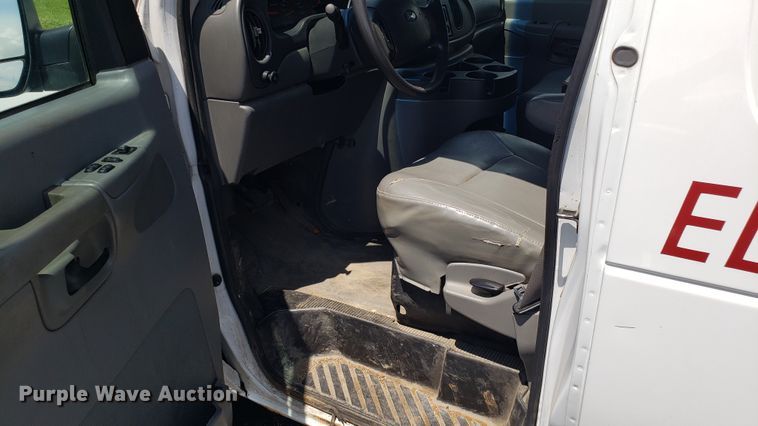 image for item EU9867 2008 Ford E250 van