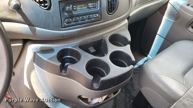 image for item EU9867 2008 Ford E250 van