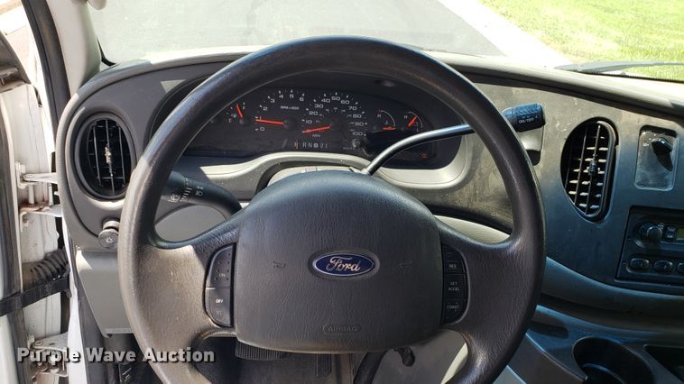 image for item EU9867 2008 Ford E250 van