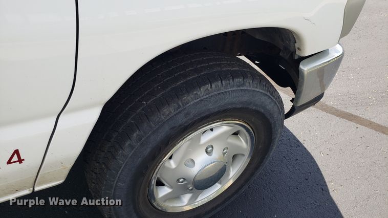 image for item EU9867 2008 Ford E250 van